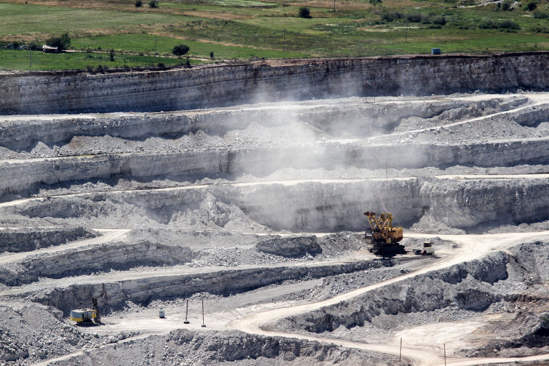 Агаарын компрессор уул уурхайн үйл явцад ямар үүрэг гүйцэтгэдэг вэ?